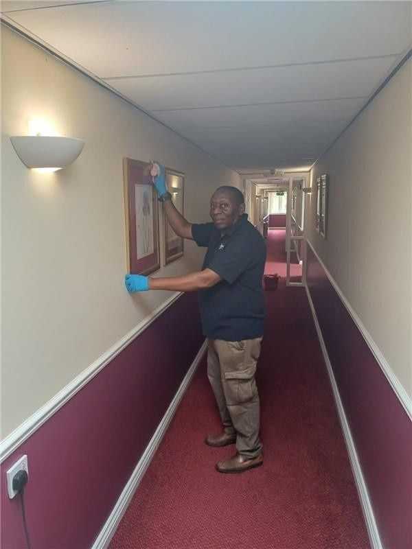 professional-commercial-cleaning-in-sutton-for-businesses-big-0