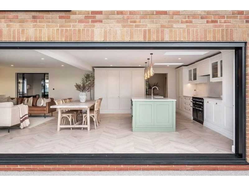 premium-natural-stone-kitchen-worktops-in-london-small-0