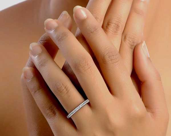 erin-18k-white-gold-lab-grown-diamond-wedding-band