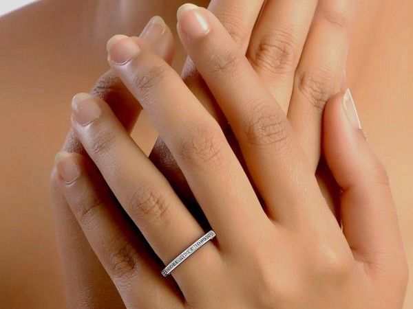 erin-18k-white-gold-lab-grown-diamond-wedding-band
