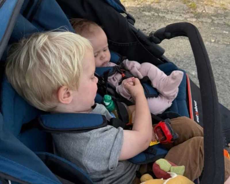 best-double-stroller-uk-explore-top-twin-tandem-pushchairs