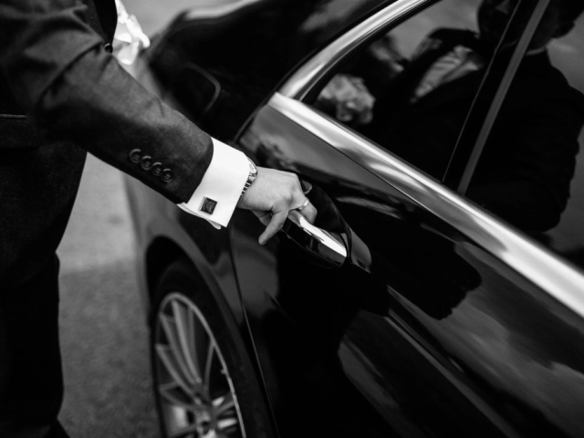 reliable-airport-transfers-with-travl-xl-safe-easy-rides