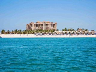 discover-ras-al-khaimah-holidays-for-relaxing-beach-escapes-small-0