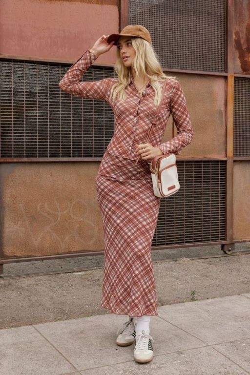 flannel-clothing-offers-skirts-manufacturing-solutions-in-europe-big-2