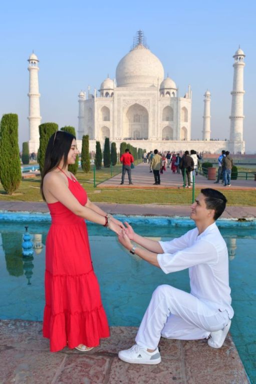 unveiling-the-secrets-of-the-taj-mahal-a-visitors-guide-big-0