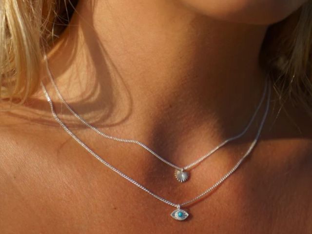 rachel-entwistle-long-silver-pendant-necklace-for-everyday-style