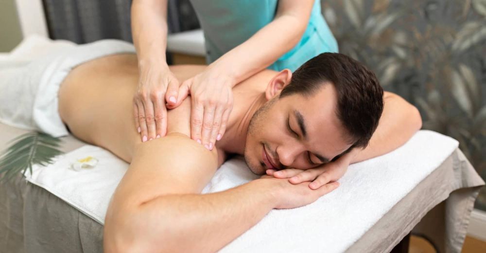 professional-full-body-massage-therapists-am-health-clinic-big-0