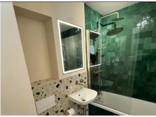 professional-fitted-bathroom-service-in-london-small-0