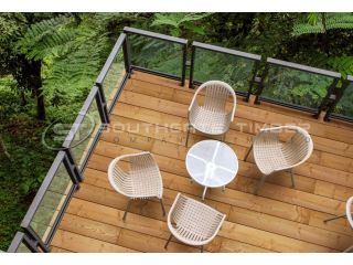 thermory-26x185mm-spruce-decking-boards-d4-sg2-available-small-0