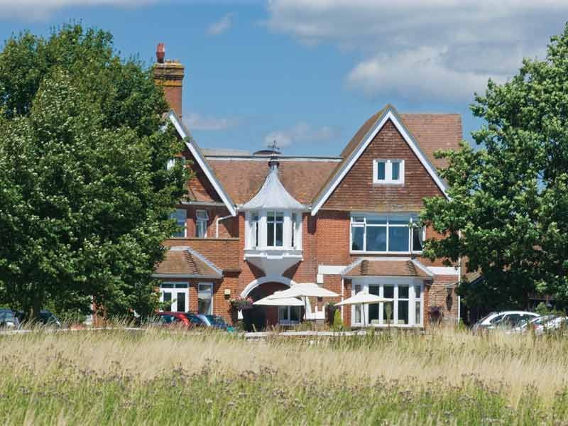 searching-for-hotels-in-west-sussex-hickstead-hotel-big-0