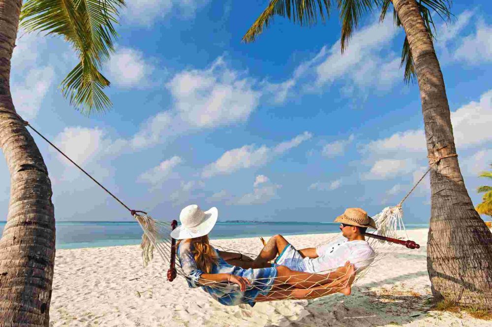 explore-maldives-holidays-for-tropical-luxury-escapes-big-1