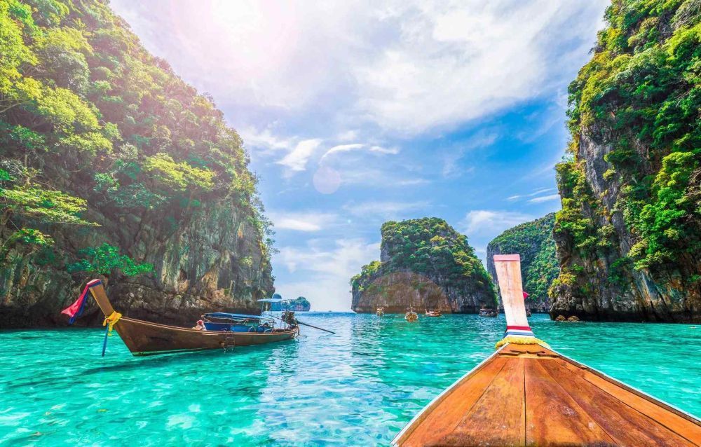 explore-phuket-holidays-for-tropical-luxury-escapes-big-2