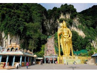 explore-malaysia-holidays-package-for-modern-tropical-escapes-small-1