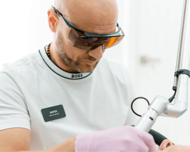 advanced-laser-cosmetic-tattoo-removal-treatment-in-milton-keynes-big-0