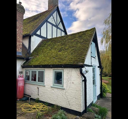 expert-roof-cleaning-and-moss-removal-luton-big-0