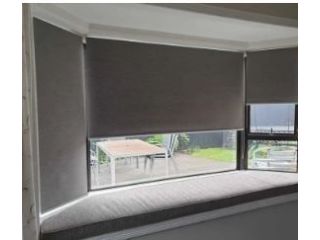 roller-blinds-leeds-stylish-practical-made-to-measure-small-0