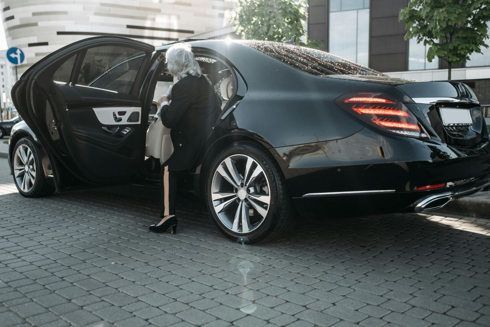 event-chauffeur-service-london-london-wheels-limo-big-1
