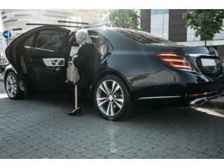event-chauffeur-service-london-london-wheels-limo-small-1