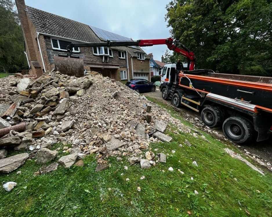 what-is-the-best-grab-hire-service-in-east-grinstead