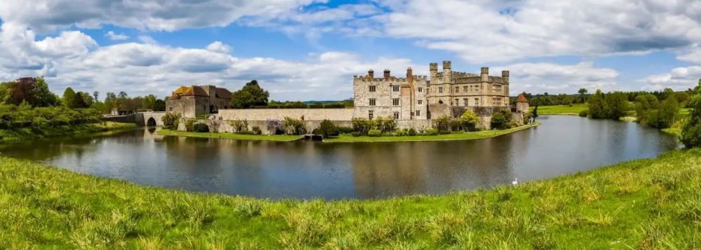 leeds-castle-from-london-for-historic-beauty-big-0