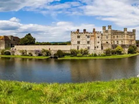 leeds-castle-from-london-for-historic-beauty