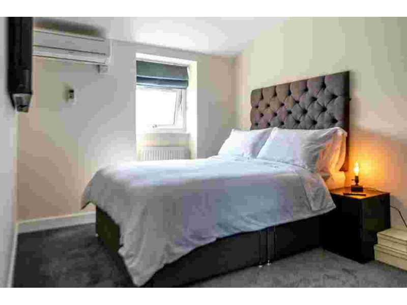 comfortable-stay-at-82a-dalston-lane-terrace-east-london-small-0