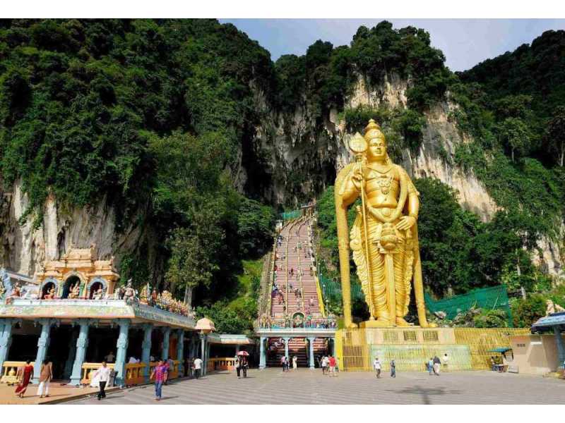 discover-malaysia-holidays-package-for-tropical-escapes-culture-small-1