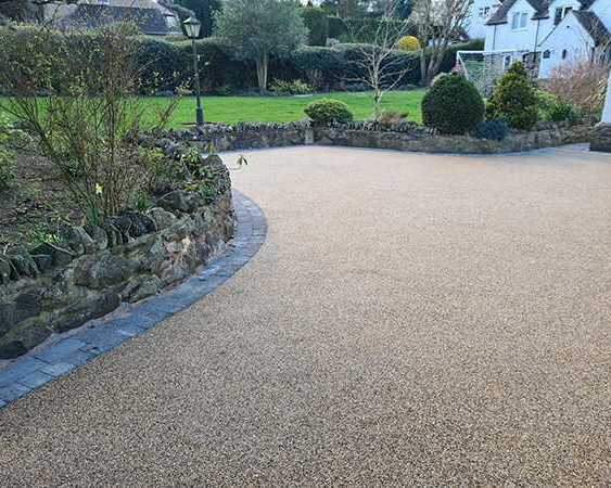 professional-resin-gravel-driveway-leicester-installation-services