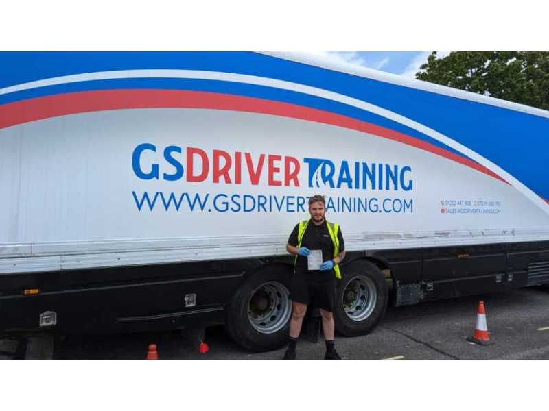 hgv-training-in-crawley-start-your-driving-career-today-small-0
