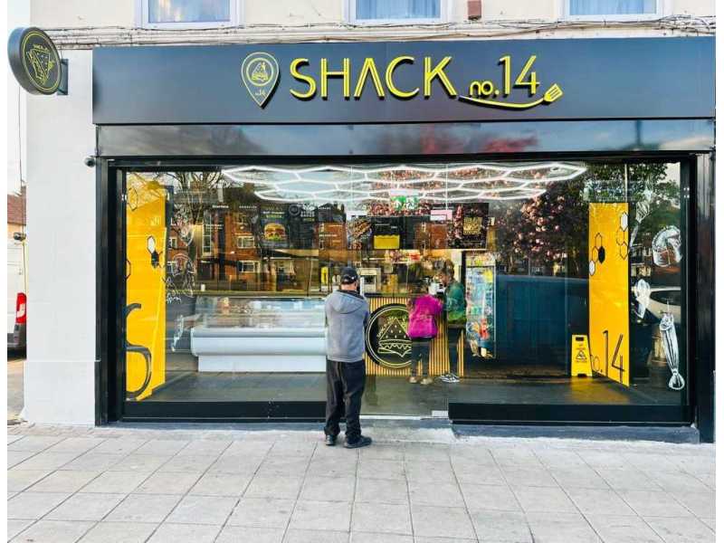 premium-aluminium-shop-front-solutions-small-0