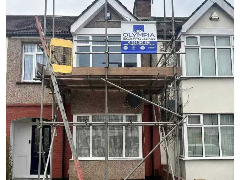 scaffolding-in-surrey-small-0