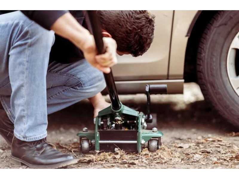 quick-and-affordable-car-recovery-solutions-in-west-midlands-small-0