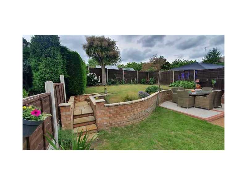 is-composite-decking-better-than-timber-decking-small-0