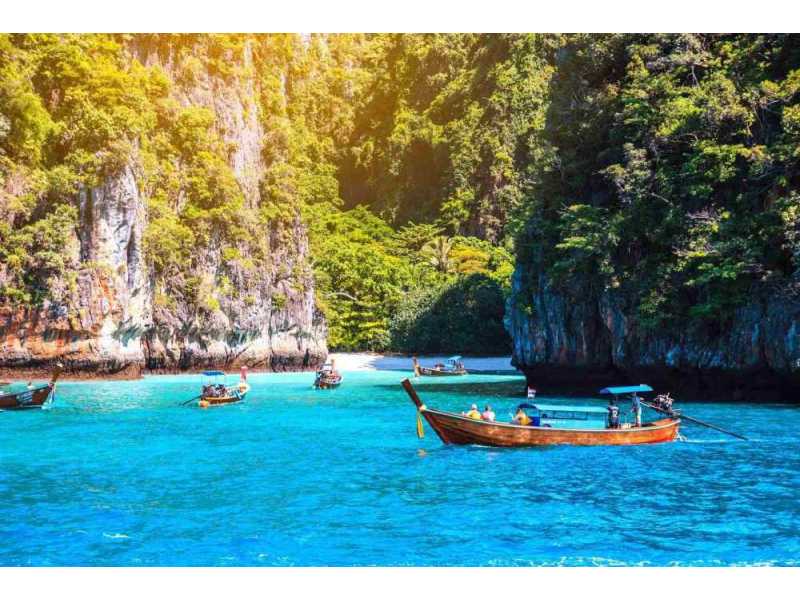 discover-thailand-holidays-for-culture-and-beaches-small-0
