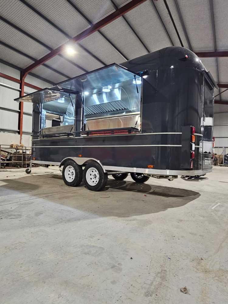 airstream-trailer-uk-for-sale-luxury-aluminium-travel-trailer-big-0