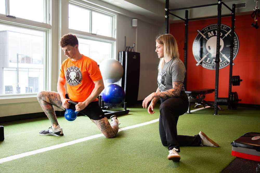 struggling-with-back-pain-calgary-chiropractor-patients-trust-most-big-0