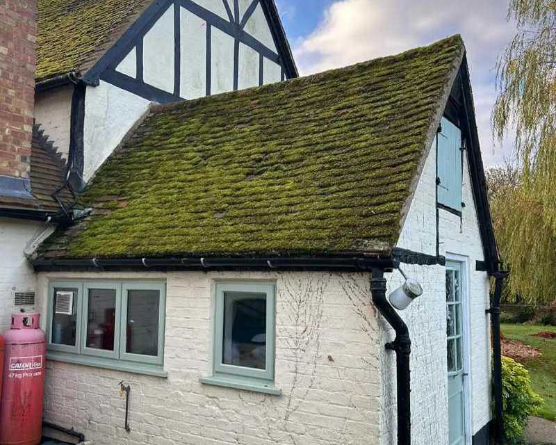 moss-removal-in-chalfont-st-peter