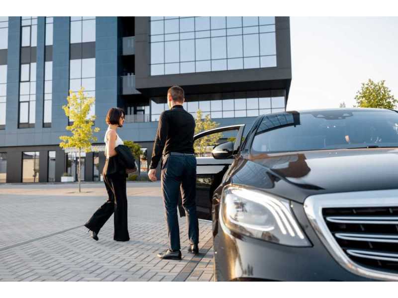 airport-executive-car-london-small-0