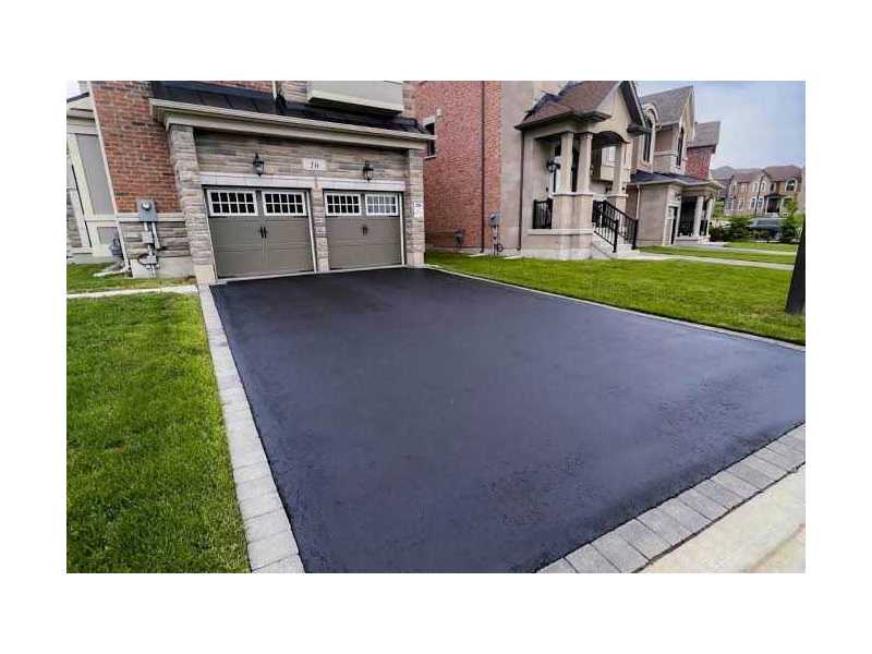 how-driveway-sealing-can-improve-your-propertys-curb-appeal-small-0