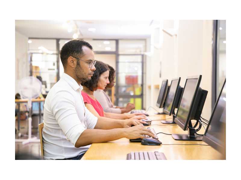 step-into-tech-with-internship-training-in-it-small-0