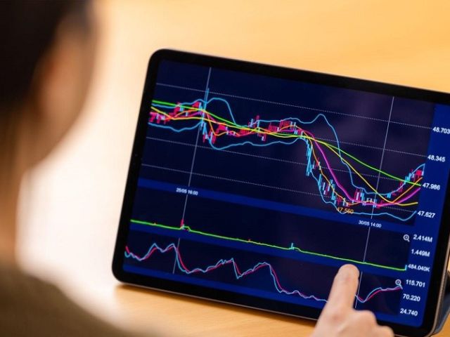how-retail-investors-in-india-are-shifting-from-traditional-investment-to-equity-markets