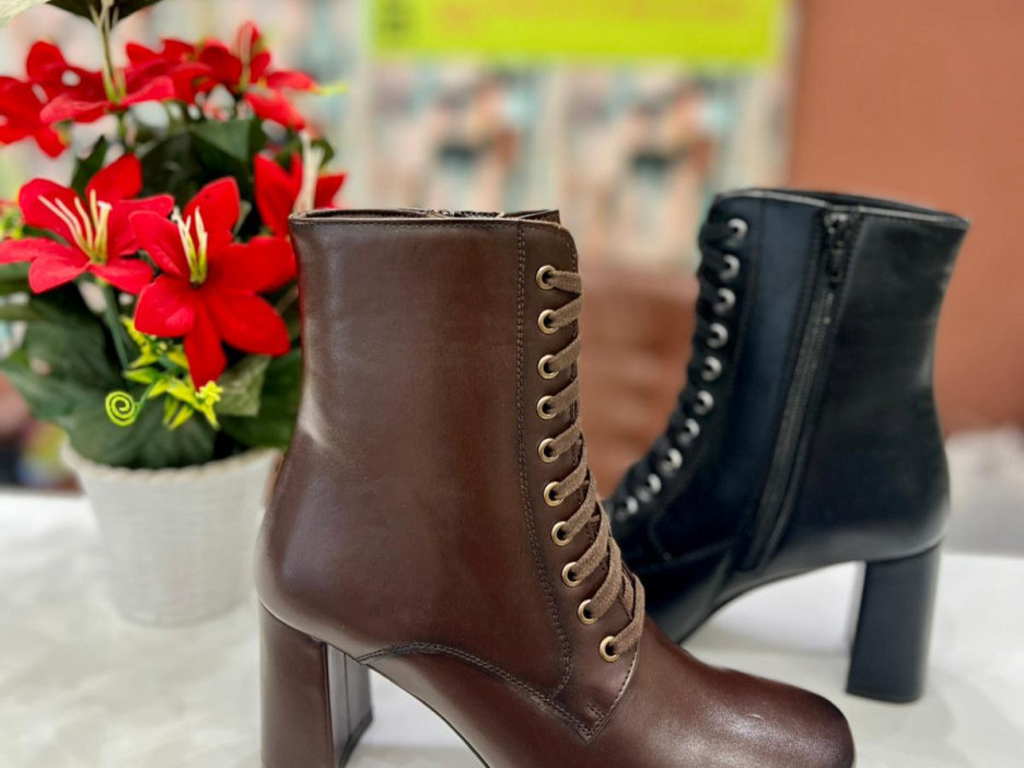 women-wholesale-fashion-shoes-in-karol-bagh-big-0