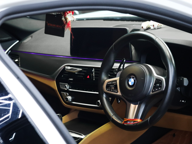 premium-exterior-polishing-interior-detailing-services-in-noida