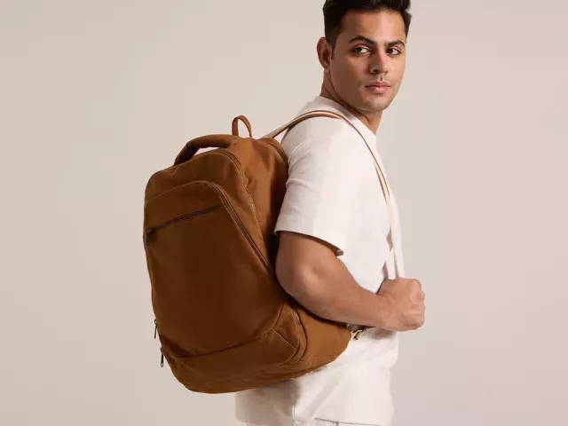 a-travel-backpack-online