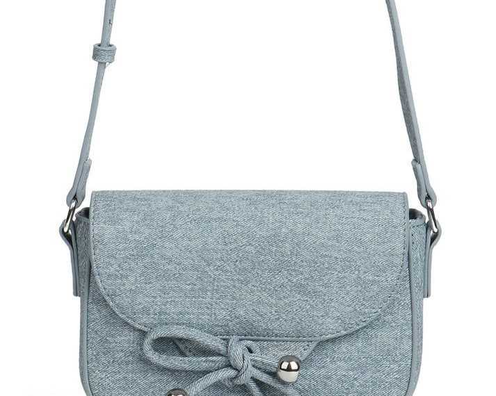 shop-classic-bags-for-women-online-for-formal-outfits