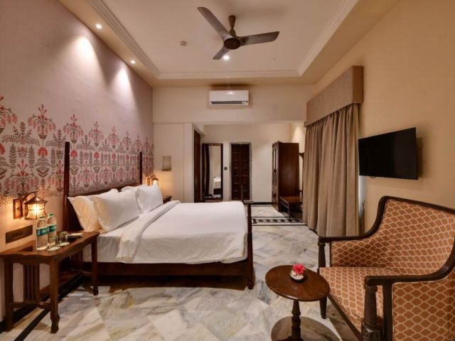 royal-rooms-suites-in-a-heritage-fort-udaipur