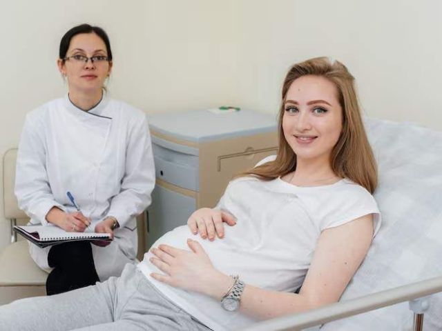 best-lady-gynecologist-in-currae-hospital-thane