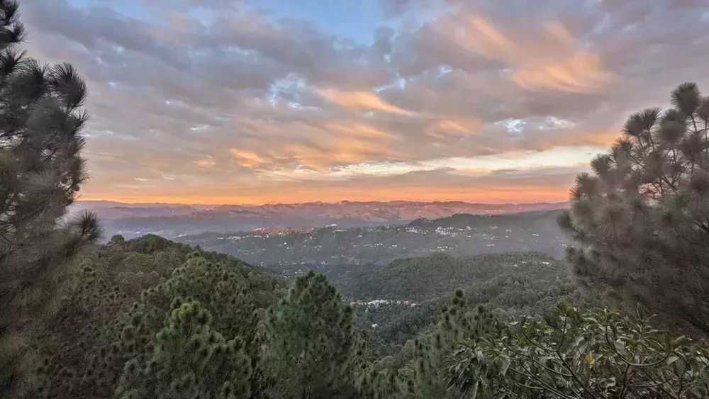 luxury-villas-in-kasauli-with-private-pool-for-rent-big-0