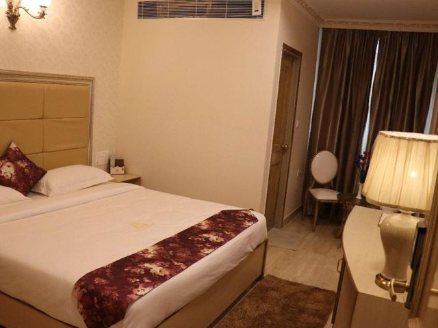 best-hotel-in-hazratganj-lucknow-book-hotel-room-in-hazratganj