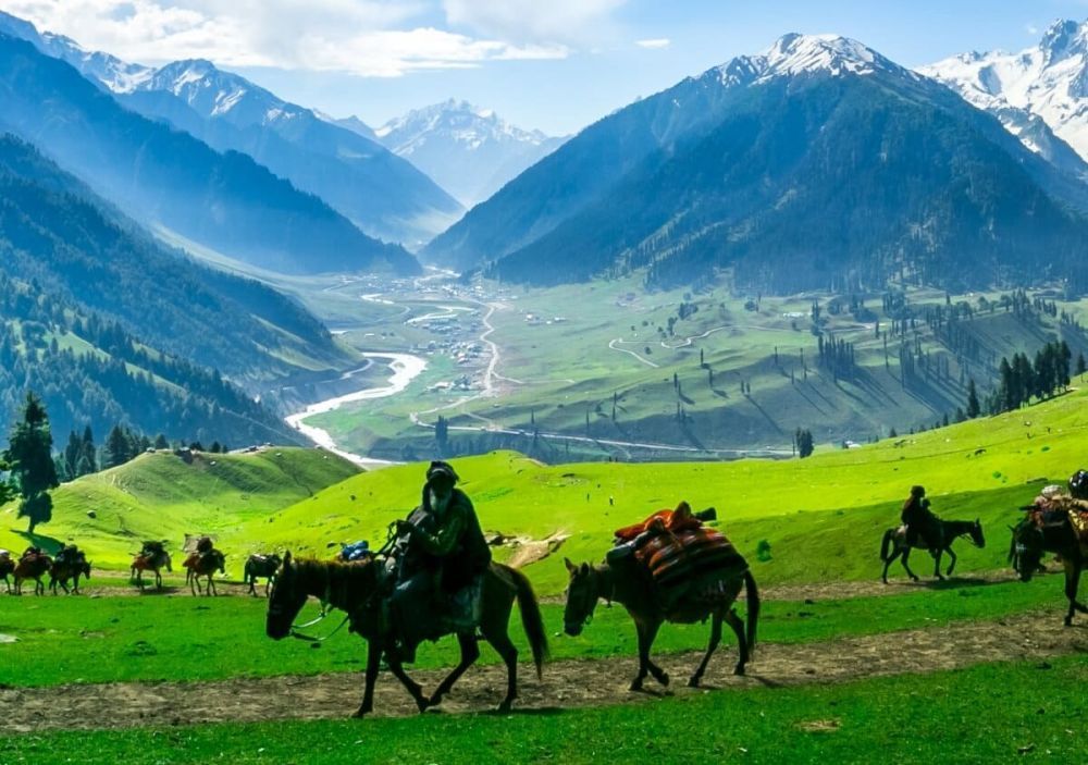 kashmir-tour-packages-2026-explore-paradise-on-earth-tripkaro-big-0